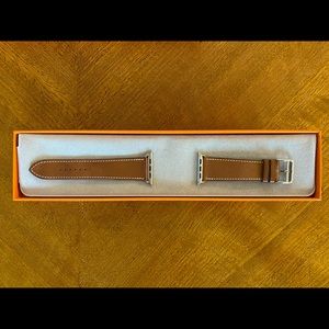 Hermes Accessories - Band Apple Watch Hermès Fauve Barenia 44 mm Hermes Accessories - Band Apple Watch Hermès Fauve Barenia 44 mm